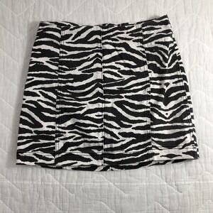 Wild Fable Womens Mini Skirt Size 10 Zebra Print Black White Stretch Back Zipper